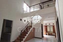 Ready to Use! Luxury House LT 236m2 Desain Modern di Setra Duta Ready to Use! Luxury House LT 236m2 Desain Modern di Setra Duta