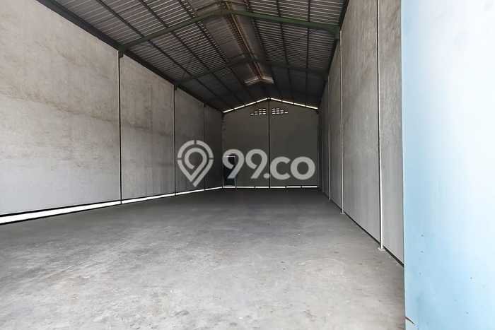 Gudang Disewa di Tangerang dengan LB 300m2 Area Komersial Ramai Gudang Disewa di Tangerang dengan LB 300m2 Area Komersial Ramai