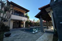 HARGA MENARIK! Vila Kawasan , Area 718m2m², Kawasan Asri dan nyaman HARGA MENARIK! Vila Kawasan , Area 718m2m², Kawasan Asri dan nyaman