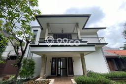 Disewakan Cepat Rumah Kondisi Baik di Area Kebayoran Baru, Jakarta Selatan Disewakan Cepat Rumah Kondisi Baik di Area Kebayoran Baru, Jakarta Selatan