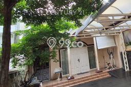 Siap Huni Rumah Mewah 3 Kamar di Menteng Dekat ke Mana Pun Siap Huni Rumah Mewah 3 Kamar di Menteng Dekat ke Mana Pun
