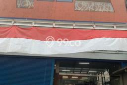 Gudang Disewa di Jakarta Selatan dengan LB 800m2 Area Komersial Ramai Gudang Disewa di Jakarta Selatan dengan LB 800m2 Area Komersial Ramai