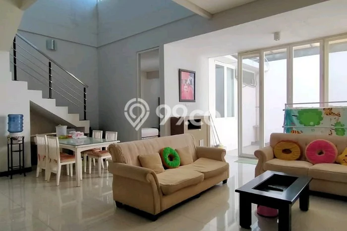 Hunian Luxury di Surabaya Lokasi Strategis Kondisi Baik Hunian Luxury di Surabaya Lokasi Strategis Kondisi Baik