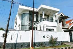 Jual Rumah Mewah Megah Dengan View Eksklusif di Dharma Husada, Surabaya Jual Rumah Mewah Megah Dengan View Eksklusif di Dharma Husada, Surabaya