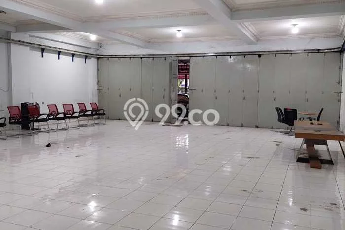 Komersial untuk disewa di Regol punya LT 400m2 & LB 300m2 harga sewa kompetitif Komersial untuk disewa di Regol punya LT 400m2 & LB 300m2 harga sewa kompetitif