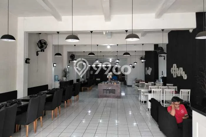 Disewakan Ruko di Kawasan Ramai Gatot Subroto Luas 900m2 Disewakan Ruko di Kawasan Ramai Gatot Subroto Luas 900m2