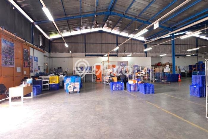 Disewakan Gudang di Kawasan Ramai Leuwi Gajah Luas 720m2 Disewakan Gudang di Kawasan Ramai Leuwi Gajah Luas 720m2