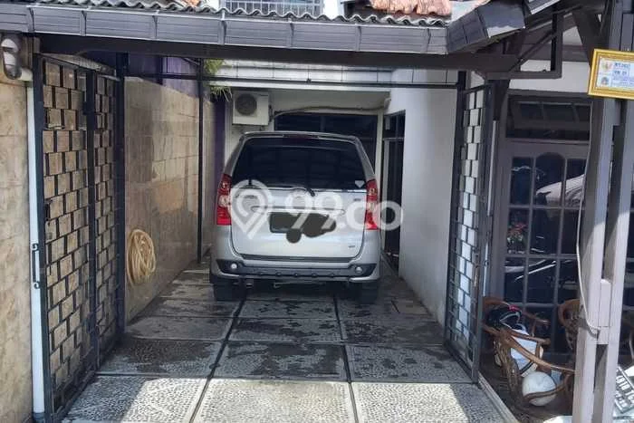 Rumah Modern Cantik 5 KT Siap Huni di Ciracas Rumah Modern Cantik 5 KT Siap Huni di Ciracas