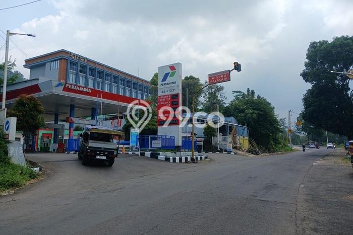 Unit Komersial Dijual di Ciater Subang Luas Bangunan 300m2 Unit Komersial Dijual di Ciater Subang Luas Bangunan 300m2