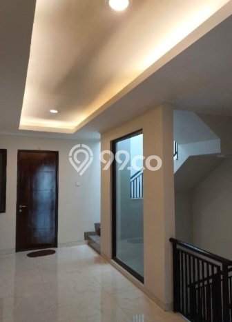 Siap Huni Rumah Mewah 6 Kamar di Cengkareng Dekat ke Mana Pun Siap Huni Rumah Mewah 6 Kamar di Cengkareng Dekat ke Mana Pun
