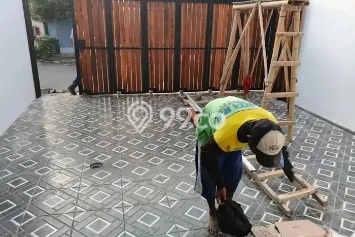 Ready to Use! Luxury House LT 96m2 Desain Modern di Pondok Kelapa Ready to Use! Luxury House LT 96m2 Desain Modern di Pondok Kelapa