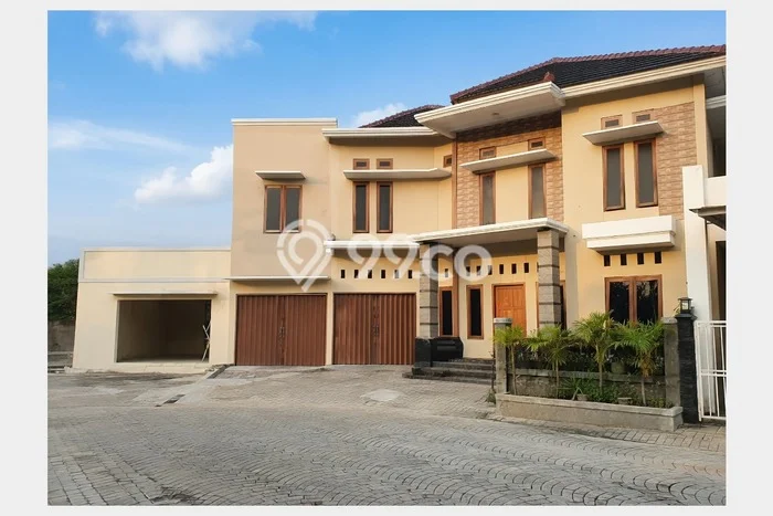 For Sale Hunian Rumah Terawat 5 KT di Maguwoharjo, Yogyakarta For Sale Hunian Rumah Terawat 5 KT di Maguwoharjo, Yogyakarta