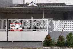 For Sale Rumah 4 Kamar Lokasi Ideal Bagus dan Strategis di Waru For Sale Rumah 4 Kamar Lokasi Ideal Bagus dan Strategis di Waru