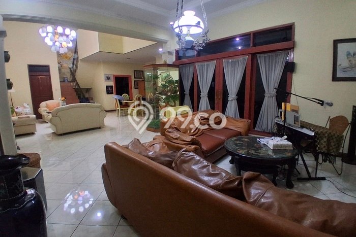 Rumah Elit Modern Tanpa Renovasi di Buah Batu Bandung Rumah Elit Modern Tanpa Renovasi di Buah Batu Bandung