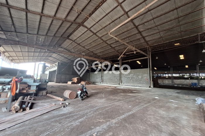 Unit Gudang disewakan di Manyar Gresik dengan LT 23500m2 / LB 9000m2 Unit Gudang disewakan di Manyar Gresik dengan LT 23500m2 / LB 9000m2
