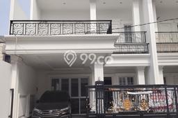 Ready to Use! Premium House LT 159m2 Desain Modern di Meruya Ready to Use! Premium House LT 159m2 Desain Modern di Meruya