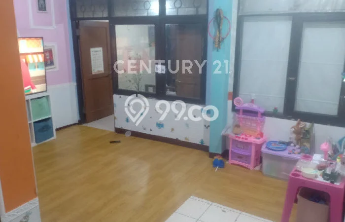 Dijual Rumah 6 Kamar Lokasi Ideal Bagus dan Strategis di Antapani Dijual Rumah 6 Kamar Lokasi Ideal Bagus dan Strategis di Antapani