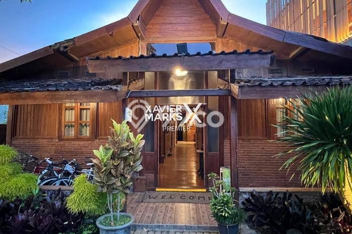 Ready to Use! Premium House LT 1374m2 Desain Elegan di Batu Ready to Use! Premium House LT 1374m2 Desain Elegan di Batu