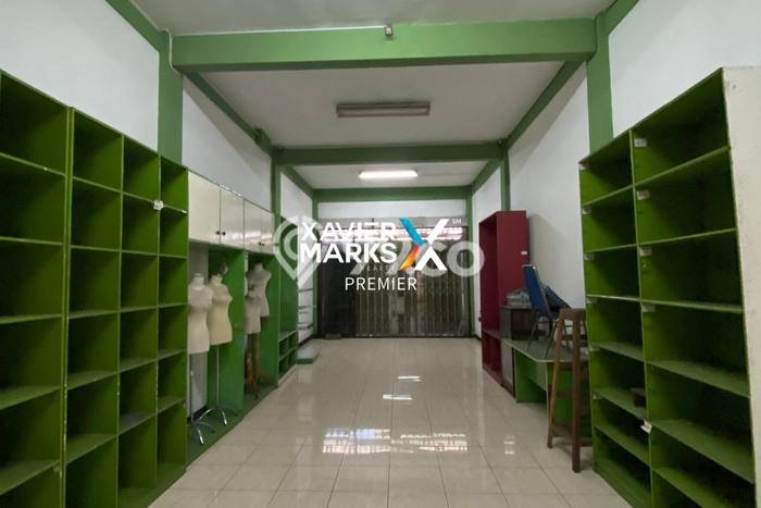 FOR SALE! Ruko di Klojen Malang, LT 115m2, LB 200m2 FOR SALE! Ruko di Klojen Malang, LT 115m2, LB 200m2