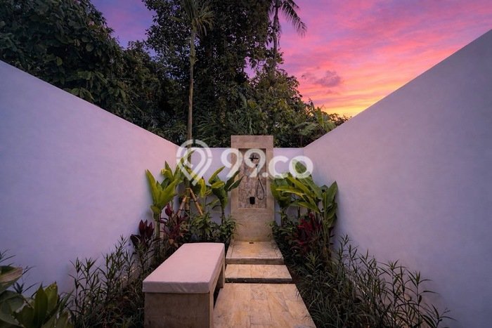 LOKASI STRATEGIS! Vila di , Luas 444m2m², Kawasan Potensial LOKASI STRATEGIS! Vila di , Luas 444m2m², Kawasan Potensial
