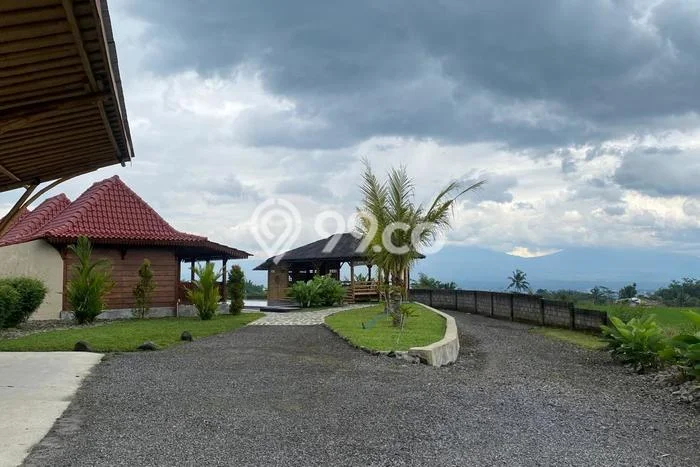 HARGA MENARIK! Vila Kawasan Bandongan, Dimensi 2580m2m², Area Premium dengan akses bagus HARGA MENARIK! Vila Kawasan Bandongan, Dimensi 2580m2m², Area Premium dengan akses bagus