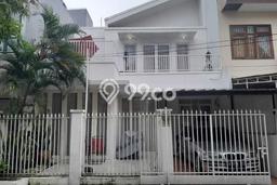 Rumah Elit LB 150m2 Siap Pakai Desain Elegan di Sektor 5 - Bintaro, Tangerang Selatan Rumah Elit LB 150m2 Siap Pakai Desain Elegan di Sektor 5 - Bintaro, Tangerang Selatan