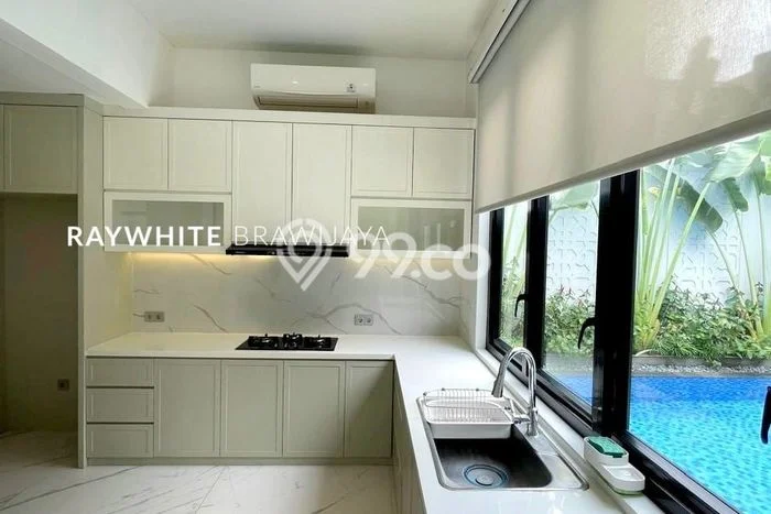Disewakan Rumah Modern di Kebayoran Baru Harga Rp 1,1 Miliar/ Tahun Disewakan Rumah Modern di Kebayoran Baru Harga Rp 1,1 Miliar/ Tahun