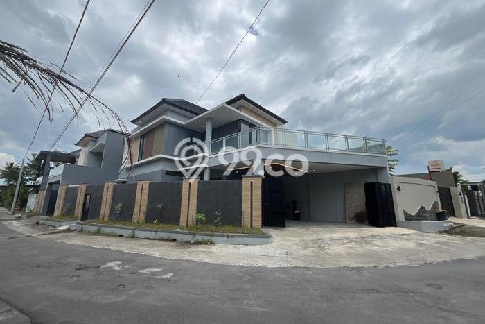 Siap Huni Rumah Mewah 4 Kamar di Ngaglik Dekat ke Mana Pun Siap Huni Rumah Mewah 4 Kamar di Ngaglik Dekat ke Mana Pun