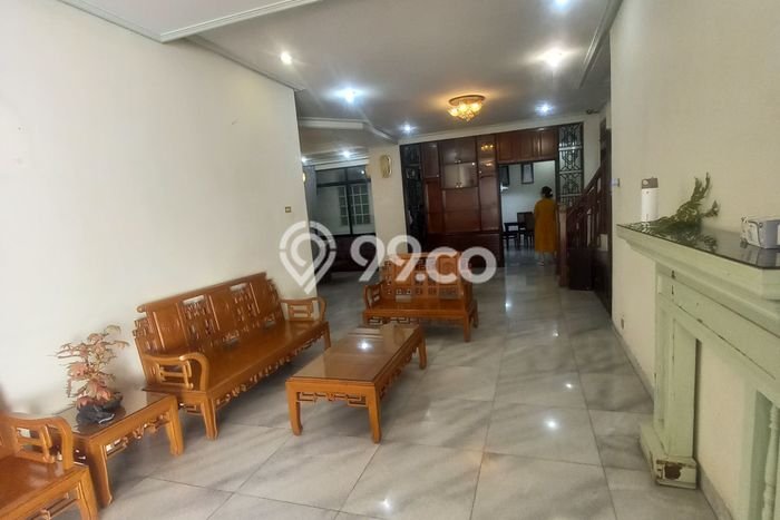 Sewa Rumah Murah di Pluit Jakarta Utara dengan 6 Kamar Tidur Sewa Rumah Murah di Pluit Jakarta Utara dengan 6 Kamar Tidur