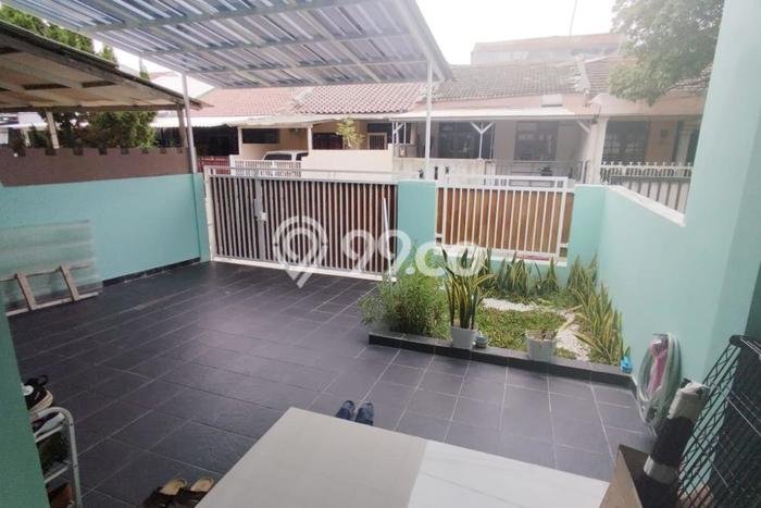 Rumah Modern Cantik 2 KT Bisa Langsung Pindah di Serpong Utara Rumah Modern Cantik 2 KT Bisa Langsung Pindah di Serpong Utara