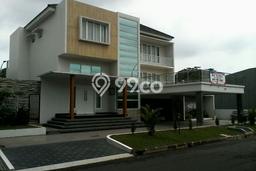 Rumah Mewah LB 500m2 Siap Pakai Desain Elegan di Grand Wisata, Bekasi Rumah Mewah LB 500m2 Siap Pakai Desain Elegan di Grand Wisata, Bekasi