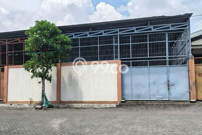 Unit Gudang Paling Strategis di Asemrowo Surabaya dengan LB 330m2 Unit Gudang Paling Strategis di Asemrowo Surabaya dengan LB 330m2