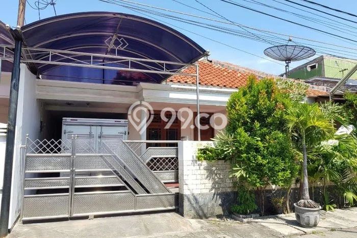 Dijual Rumah Premium dengan Fasilitas Sekitar Lengkap di Wonokromo, Surabaya Dijual Rumah Premium dengan Fasilitas Sekitar Lengkap di Wonokromo, Surabaya