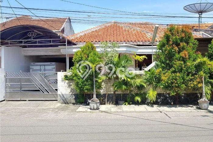Dijual Rumah Premium dengan Fasilitas Sekitar Lengkap di Wonokromo, Surabaya Dijual Rumah Premium dengan Fasilitas Sekitar Lengkap di Wonokromo, Surabaya