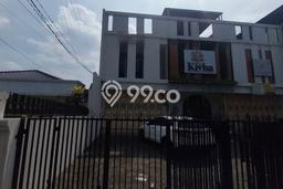 Ruko untuk disewa di Duren Sawit punya LT 150m2 & LB 250m2 harga sewa kompetitif Ruko untuk disewa di Duren Sawit punya LT 150m2 & LB 250m2 harga sewa kompetitif