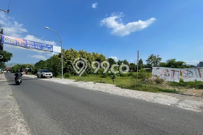 Lahan Dijual Lokasi Strategis di Yogyakarta dengan Luas 179m2 Lahan Dijual Lokasi Strategis di Yogyakarta dengan Luas 179m2