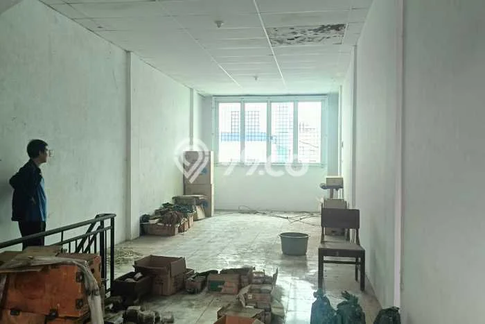 Ruko Dijual di Prime Area Jakarta Barat Luas 220m2 Ruko Dijual di Prime Area Jakarta Barat Luas 220m2