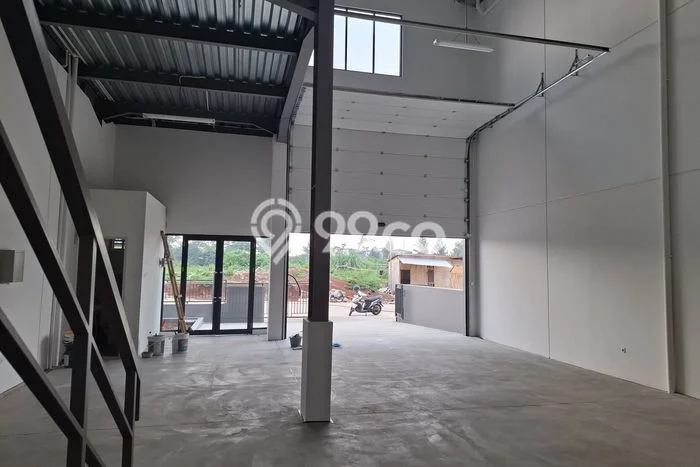 Unit Gudang disewakan di BSD Tangerang Selatan dengan LT 180m2 / LB 171m2 Unit Gudang disewakan di BSD Tangerang Selatan dengan LT 180m2 / LB 171m2