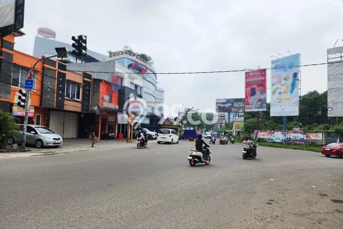 Komersial Disewa di Tangerang Selatan dengan LB 56m2 Area Komersial Ramai Komersial Disewa di Tangerang Selatan dengan LB 56m2 Area Komersial Ramai