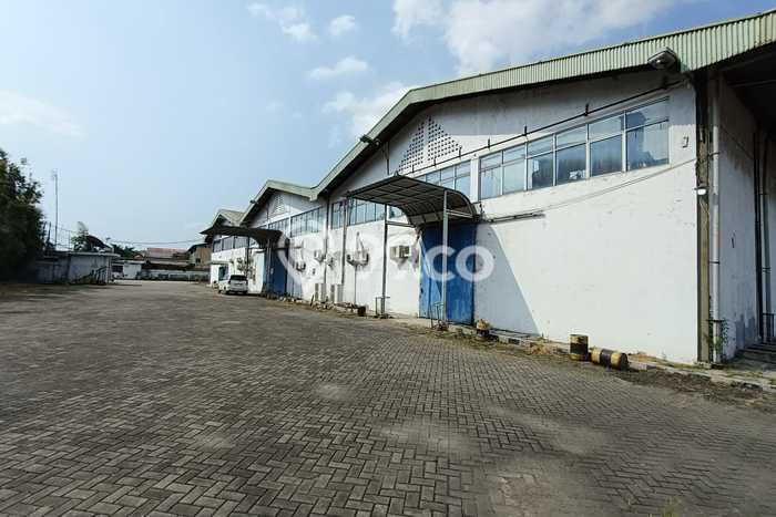 Gudang Disewa di Bekasi dengan LB 11000m2 Area Komersial Ramai Gudang Disewa di Bekasi dengan LB 11000m2 Area Komersial Ramai