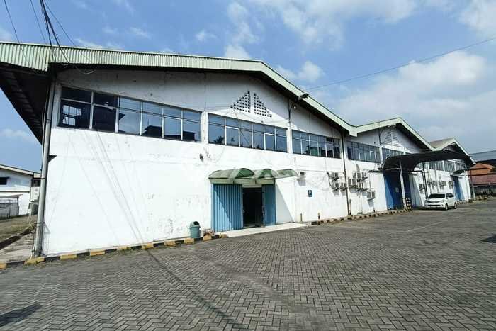 Gudang Disewa di Bekasi dengan LB 11000m2 Area Komersial Ramai Gudang Disewa di Bekasi dengan LB 11000m2 Area Komersial Ramai