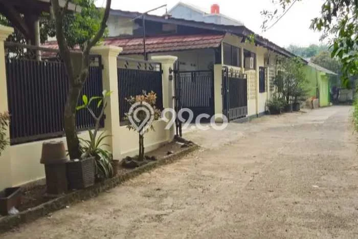 Rumah Kost Dijual di Cibinong, Bogor, Spesifikasi 9 KT, 8 KM, 461m2 Rumah Kost Dijual di Cibinong, Bogor, Spesifikasi 9 KT, 8 KM, 461m2