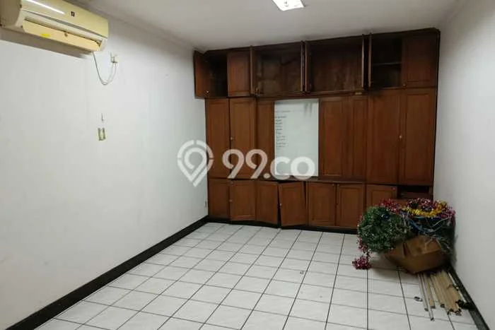 Area Strategis! Disewakan Ruko Lokasi Jatinegara, Jakarta Timur Cocok untuk Bisnis Area Strategis! Disewakan Ruko Lokasi Jatinegara, Jakarta Timur Cocok untuk Bisnis