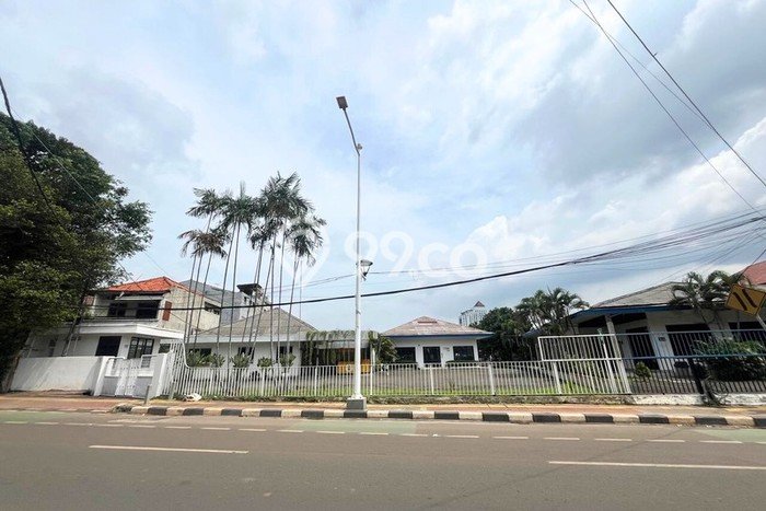 Komersial Dijual di Tebet LT 9926m2, LB 500m2 untuk Investasi Komersial Dijual di Tebet LT 9926m2, LB 500m2 untuk Investasi