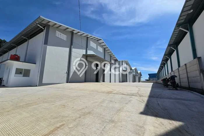 Gudang bagus disewakan di Ngaliyan Semarang dengan LB 3605m2 harga sewa terbaik Gudang bagus disewakan di Ngaliyan Semarang dengan LB 3605m2 harga sewa terbaik