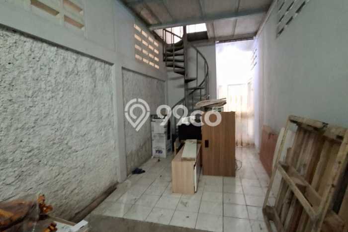 Unit Gudang Disewakan di BSD City di Area Ramai & Strategis Unit Gudang Disewakan di BSD City di Area Ramai & Strategis