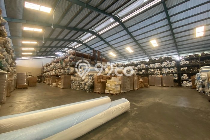 Unit Gudang Disewakan di Pegangsaan di Area Ramai & Strategis Unit Gudang Disewakan di Pegangsaan di Area Ramai & Strategis