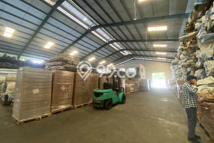 Unit Gudang Disewakan di Pegangsaan di Area Ramai & Strategis Unit Gudang Disewakan di Pegangsaan di Area Ramai & Strategis