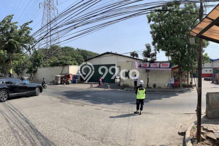 Unit Gudang Disewakan di Pegangsaan di Area Ramai & Strategis Unit Gudang Disewakan di Pegangsaan di Area Ramai & Strategis