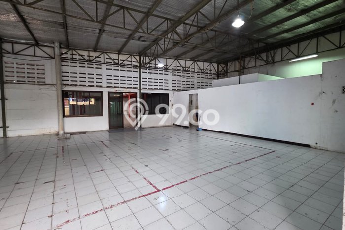Unit Gudang Disewakan di Duri Kosambi di Area Ramai & Strategis Unit Gudang Disewakan di Duri Kosambi di Area Ramai & Strategis